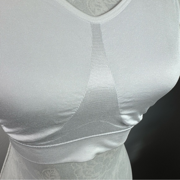 Truekind Everyday Throw-on Wireless Bralette Women's L NWT - FLAW White 0080 - Picture 9 of 9